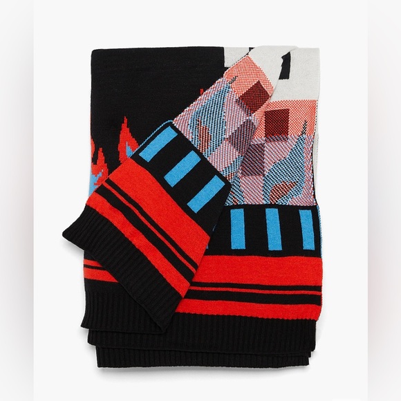 Savage X Fenty Lit Leisure Throw Blanket With Harness - Picture 2 of 6